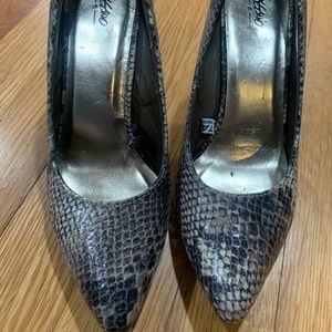 Snake skin pattern 3 inch heels